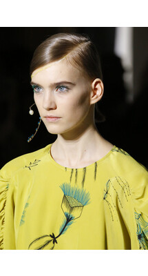 Details Dries Van Noten Fall 2018 Ready-to-Wear , Детали коллекции Дрис Ван Нотен осень зима 2018 , Fashion show , неделя моды в Париже , PFW , Paris Fashion Week , Mainstyles